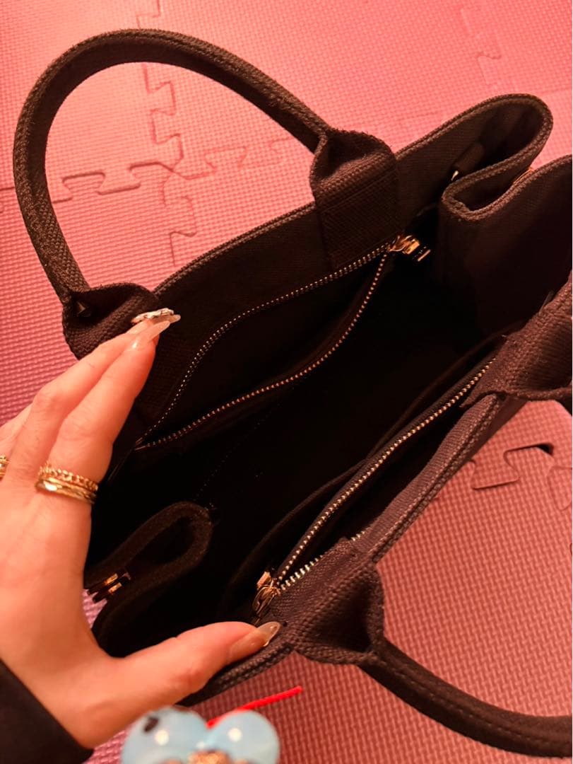 美品PRADAカナパ