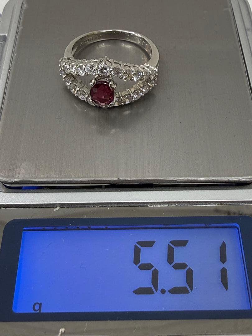PT900 高品質天然ルビー/天然ダイヤリング新品仕上げ済み。プラチナ。11号。