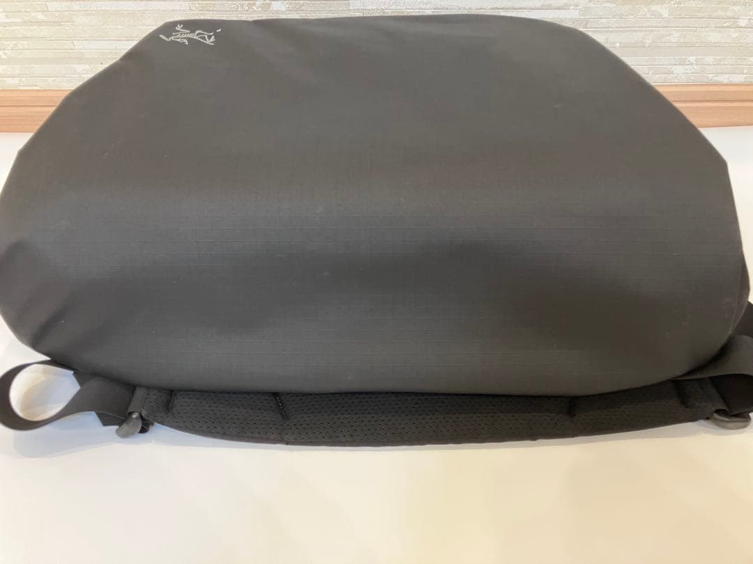 なな ARC'TERYX Fyx 13メッセンジャーバッグ　フィックス