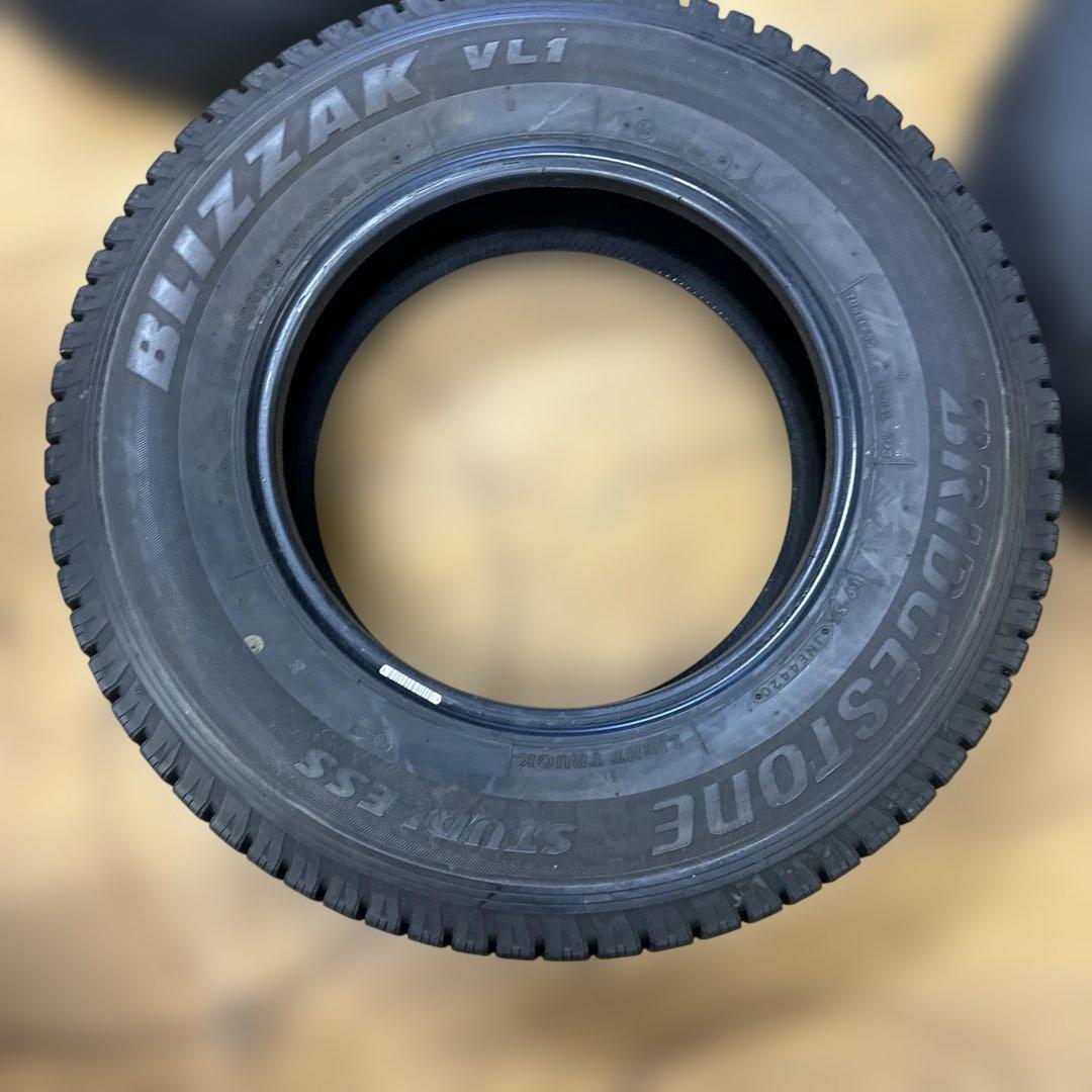 ブリヂストン 195/80R15 冬用タイヤ　2020年　4本(2-89)