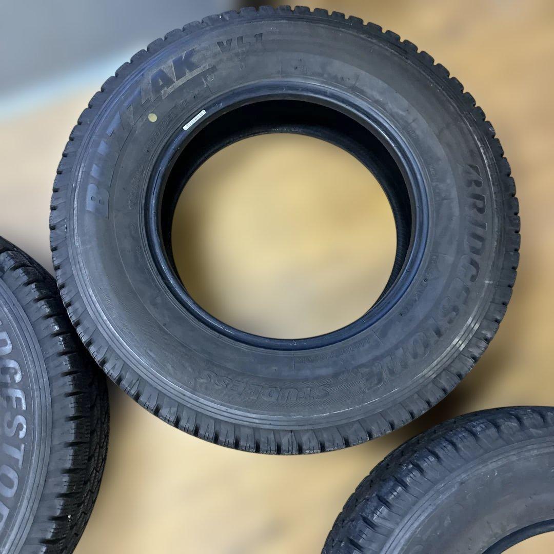 ブリヂストン 195/80R15 冬用タイヤ　2020年　4本(2-89)