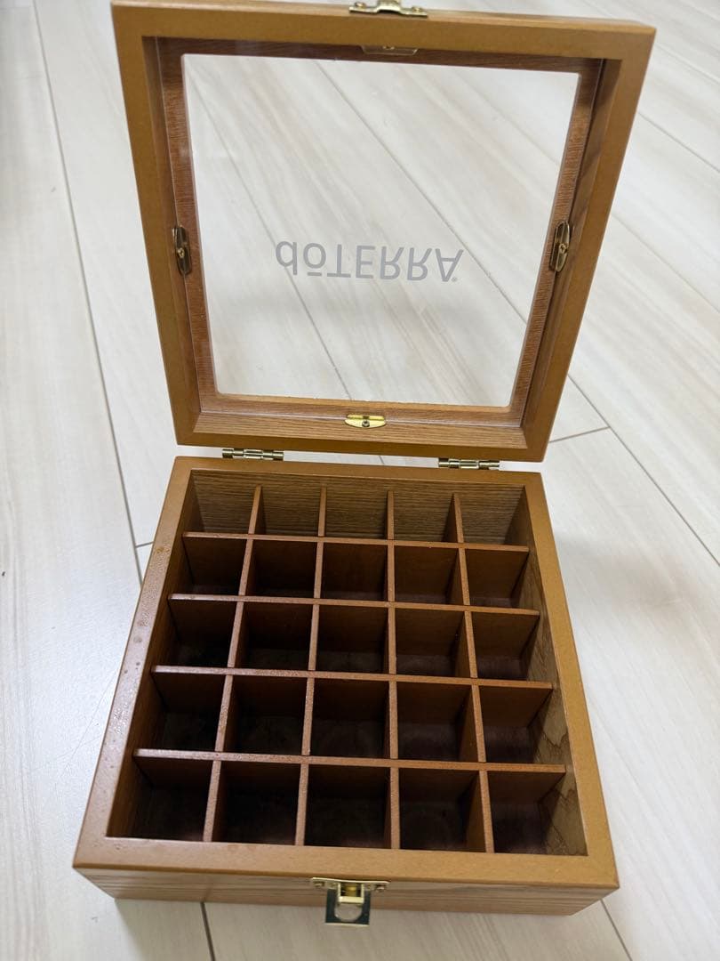 大幅値下げ✨doTERRA エッセンシャルオイルセット 木製ボックス 事典付き