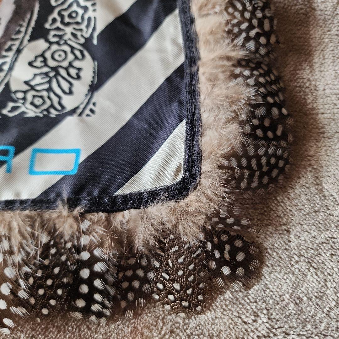 【ETRO】 エトロ シルクスカーフ リアルフェザー付 ペイズリー 鳥 ニワトリ