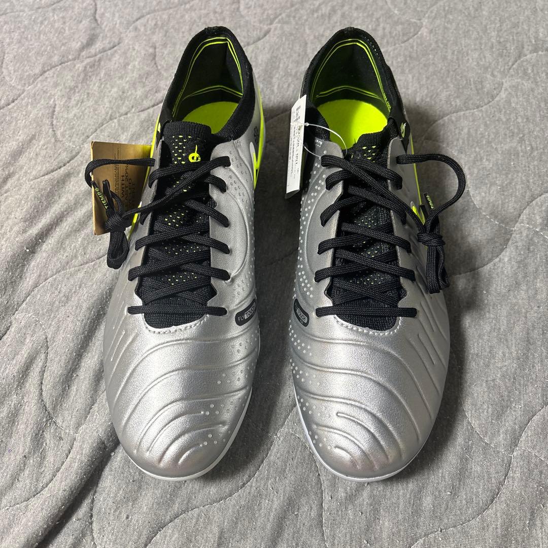 《新品未使用》ナイキティエンポレジェンド10エリートfgプロ28.５c m