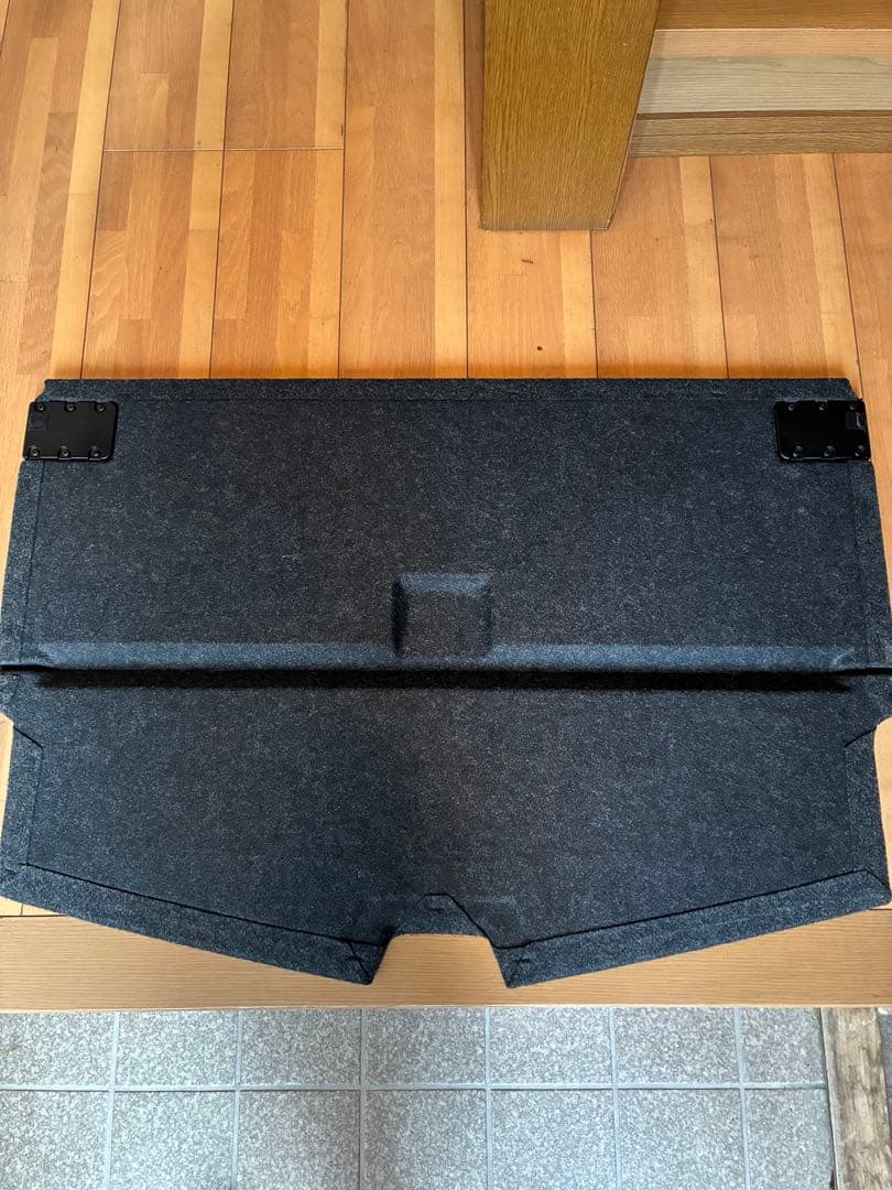 日産ノート　ラゲッジボード　トノカバー