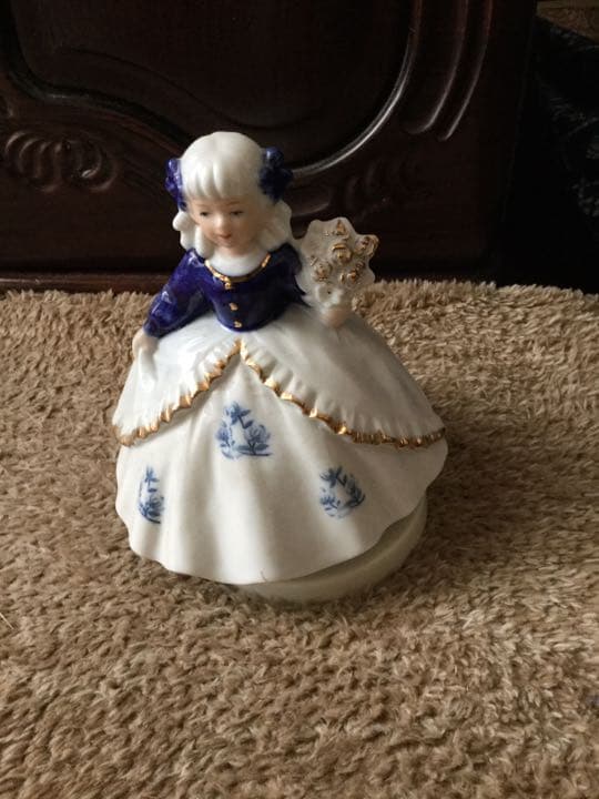 人形オルゴール