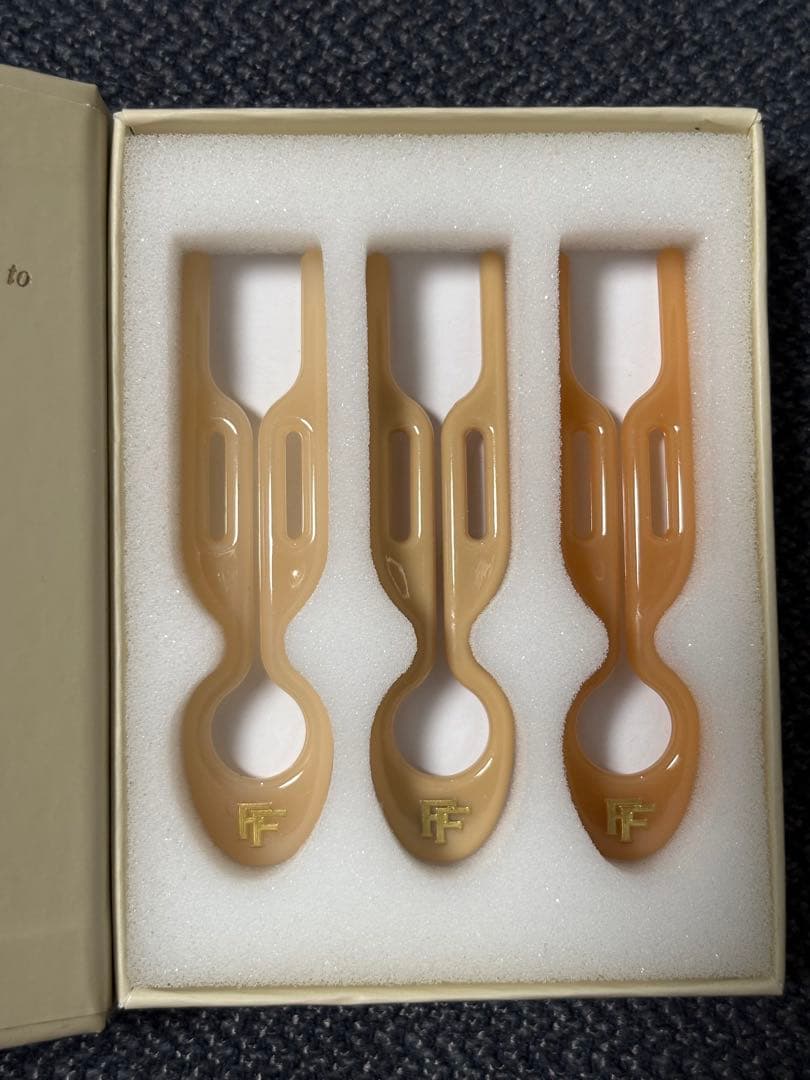 FIONA FRANCHIMON NO1 HAIRPIN ベージュ3本セット