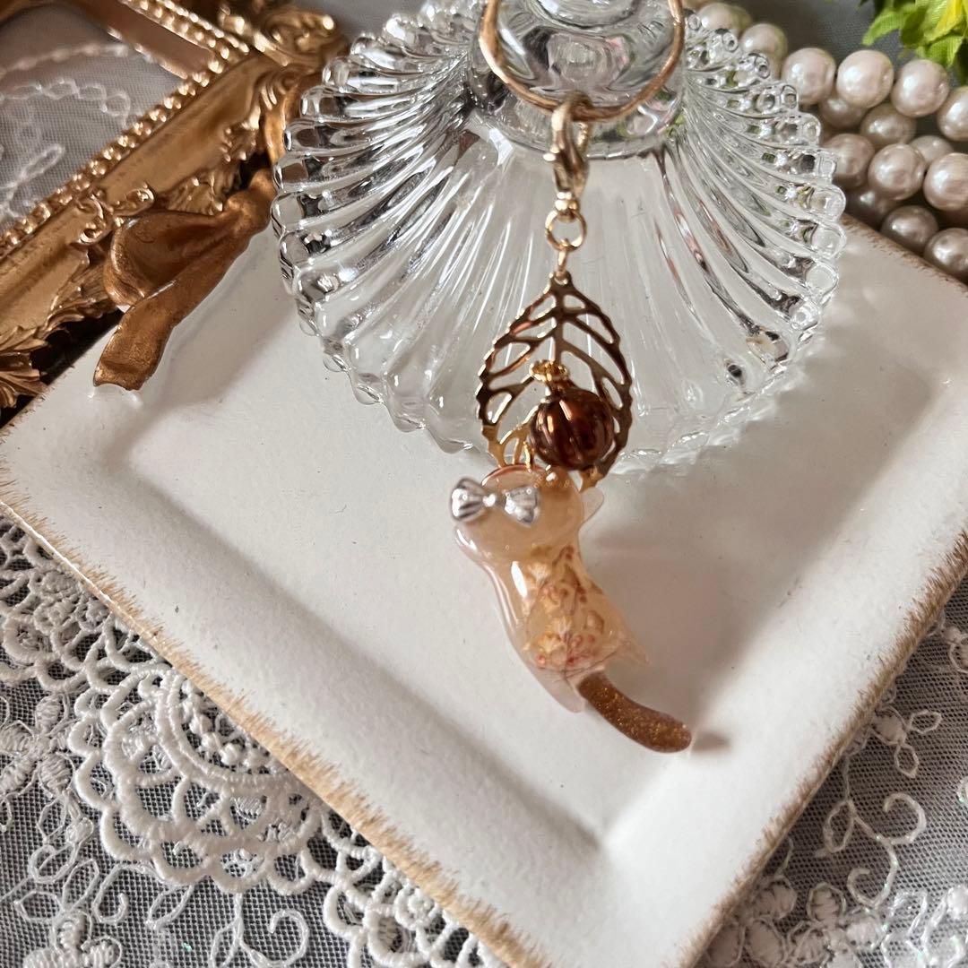ฅ❤️ 猫　レジン　イチョウ　銀杏　木の葉　秋　チャーム　ハンドメイド