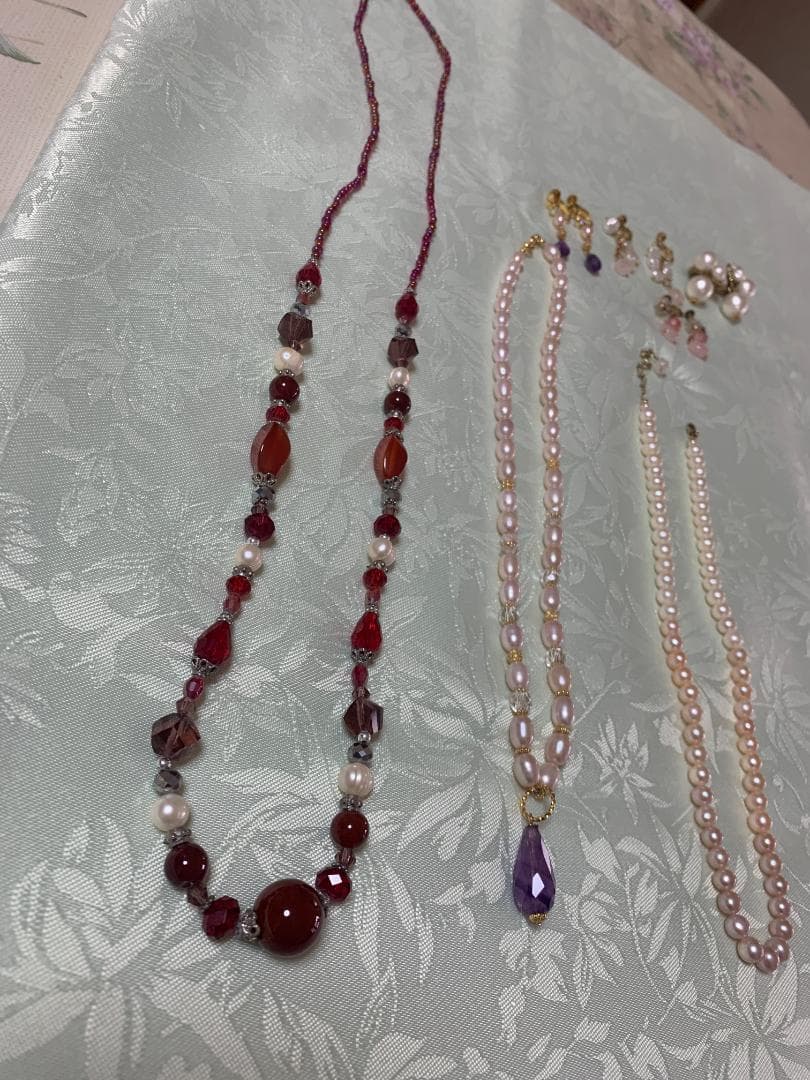 赤系ビーズとパールのアクセサリーセット