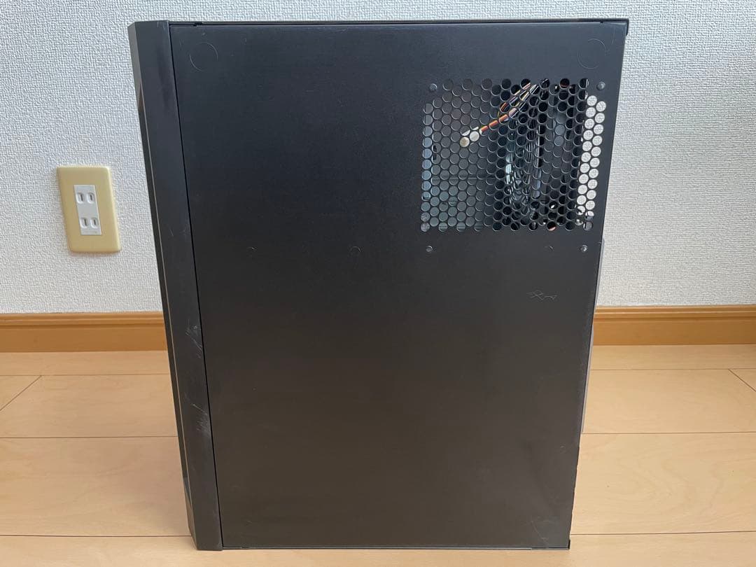 Silverstone SST-CS381B ホットスワップベイ12基対応