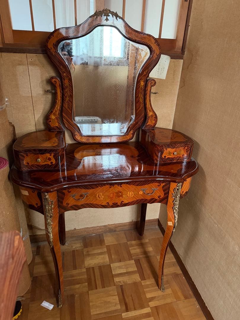 ビクトリアンスタイル ドレッシングテーブルドレッサー