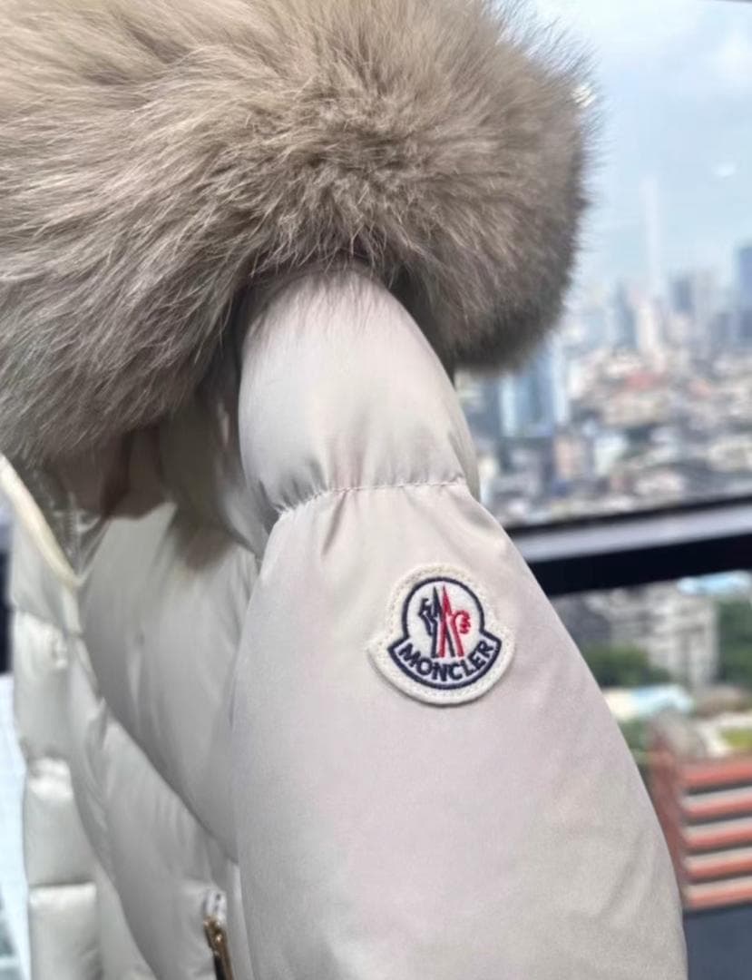 MONCLER アイボリー ファー付きフードダウンジャケット