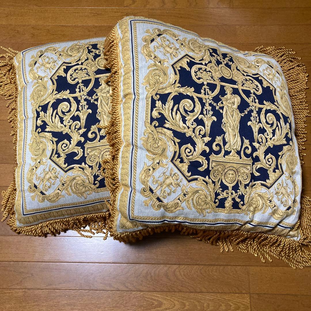 クッション (大)