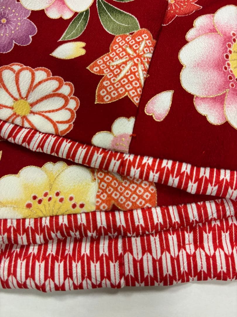 七五三　女の子着物　2点セット　華やか赤縮緬風　手鞠　八重桜　日本製