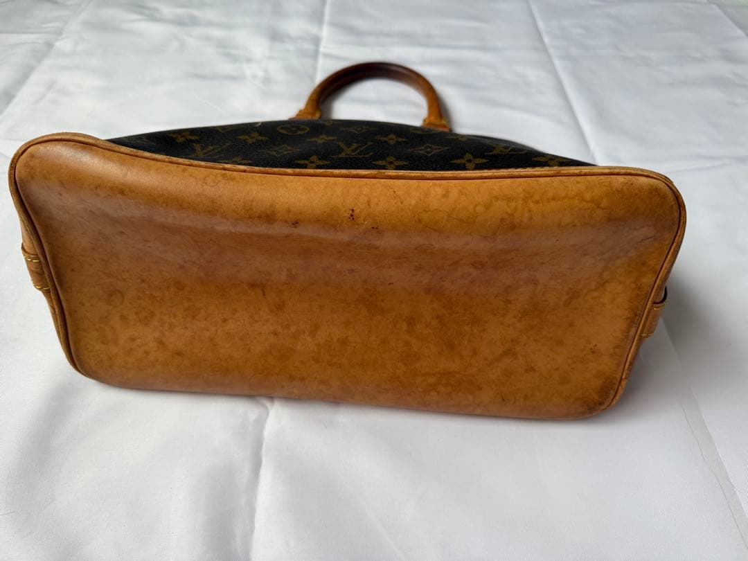Louis Vuitton モノグラム アルマ　中古品