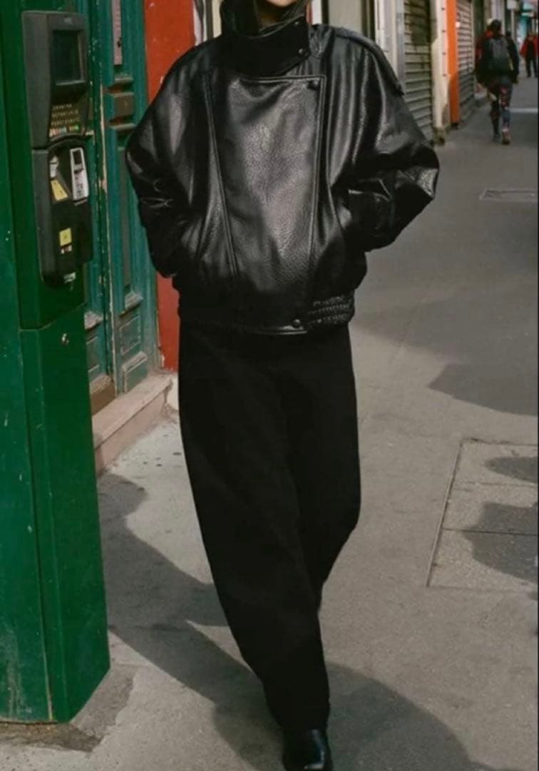 【SNSで人気！完売商品、新品タグ付き】ZARA フェイクレザージャケット、M