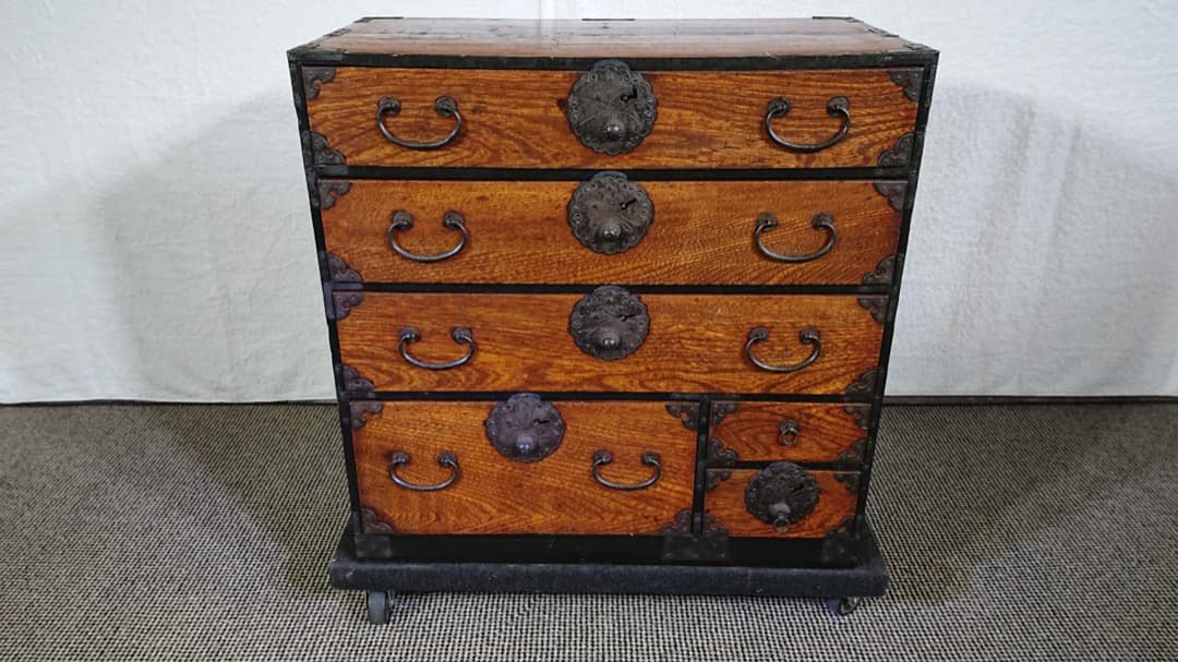 時代箪笥 純和風アンティーク　和たんす　重ね箪笥　前欅　　古民家　蔵出し