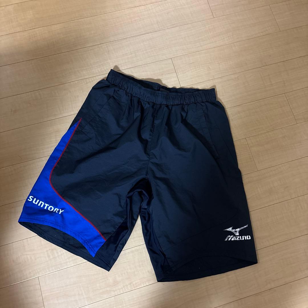 サントリーサンバーズ移動用ハーフパンツ