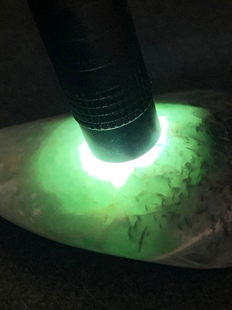 糸魚川ひすい極上の海石　翡翠　原石　翡翠　鉱物標本　コン沢　水石　根付　青翡翠