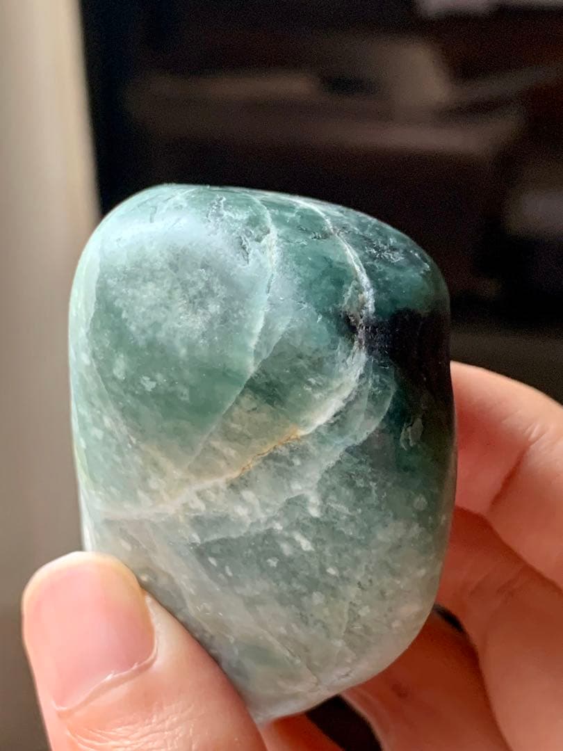 糸魚川ひすい極上の海石　翡翠　原石　翡翠　鉱物標本　コン沢　水石　根付　青翡翠