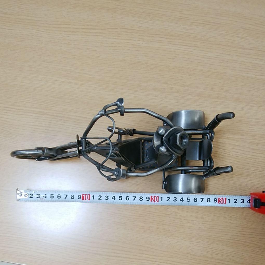 【期間限定特価】バイクに乗ったカエルの置物(金属製)
