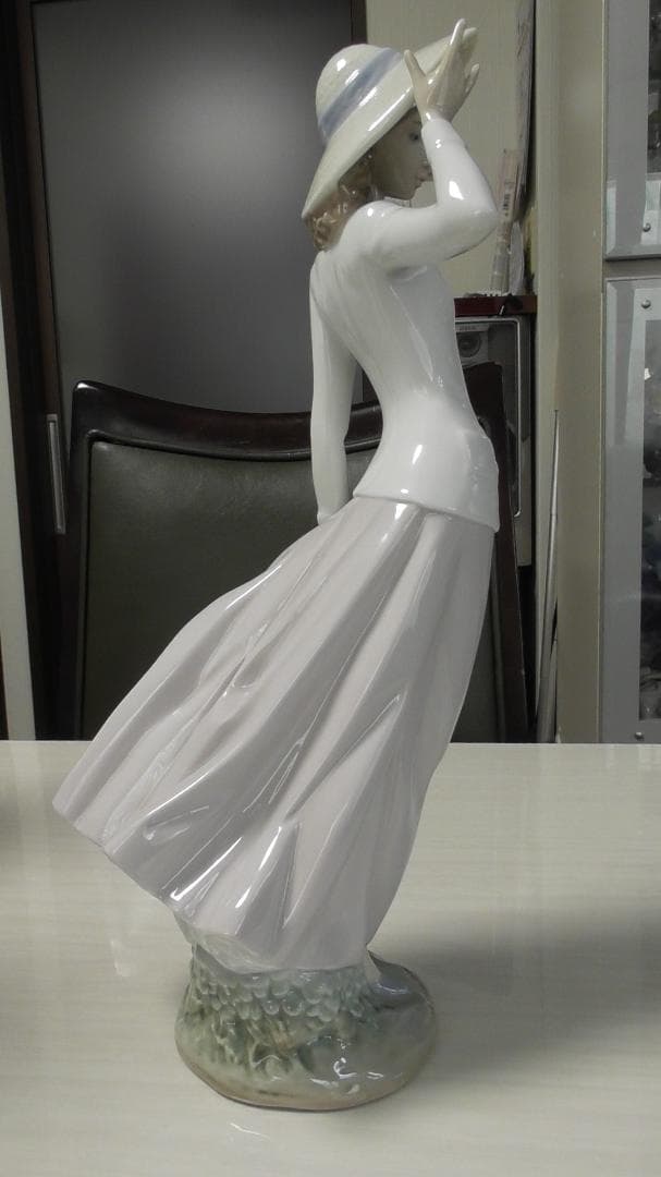 LLADRO　リヤドロ　【春のそよ風】　陶器　リアドロ　インテリア　Ｌ550