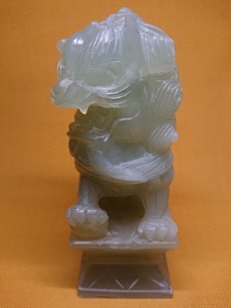 しし　獅子　雕刻　玉石　翡翠　置物　インテリア　工芸品　美術品　A1157
