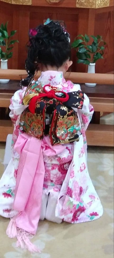 七五三 ・７才女の子　フルセット ・金ラメ入り花柄