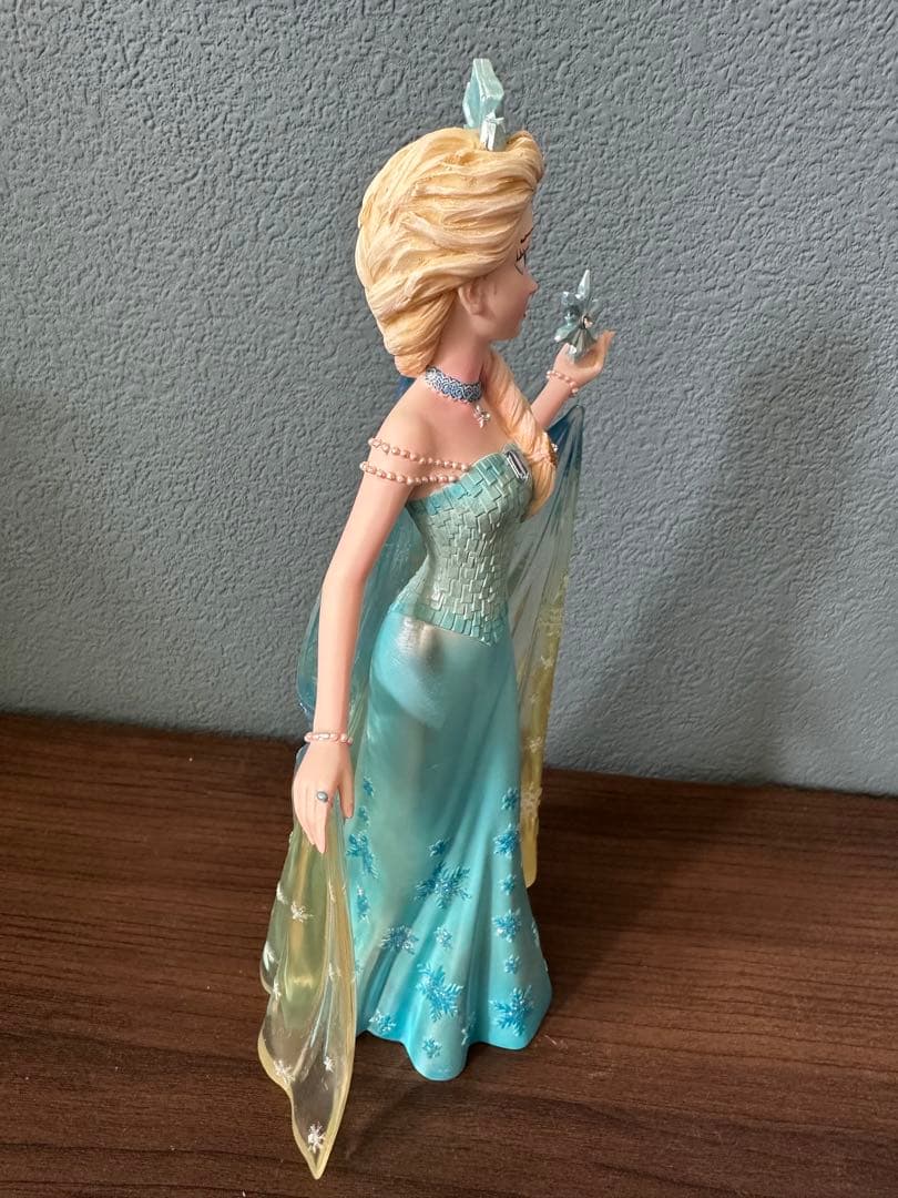 アナと雪の女王　エルサ　置物