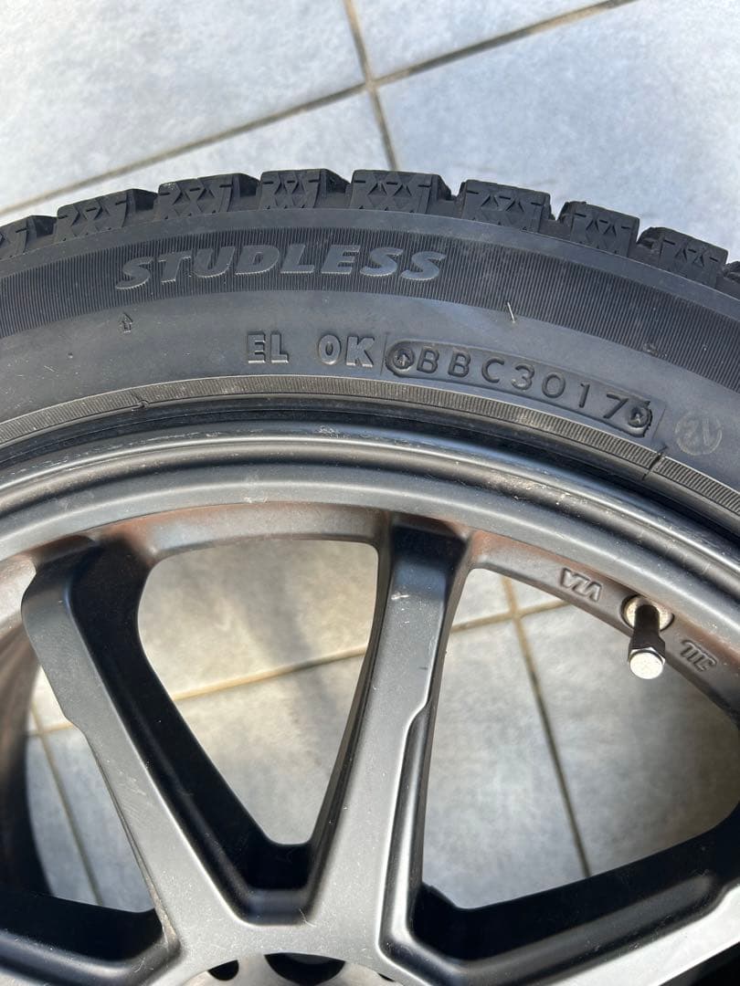 スタッドレスタイヤ　ホイール　4本セット