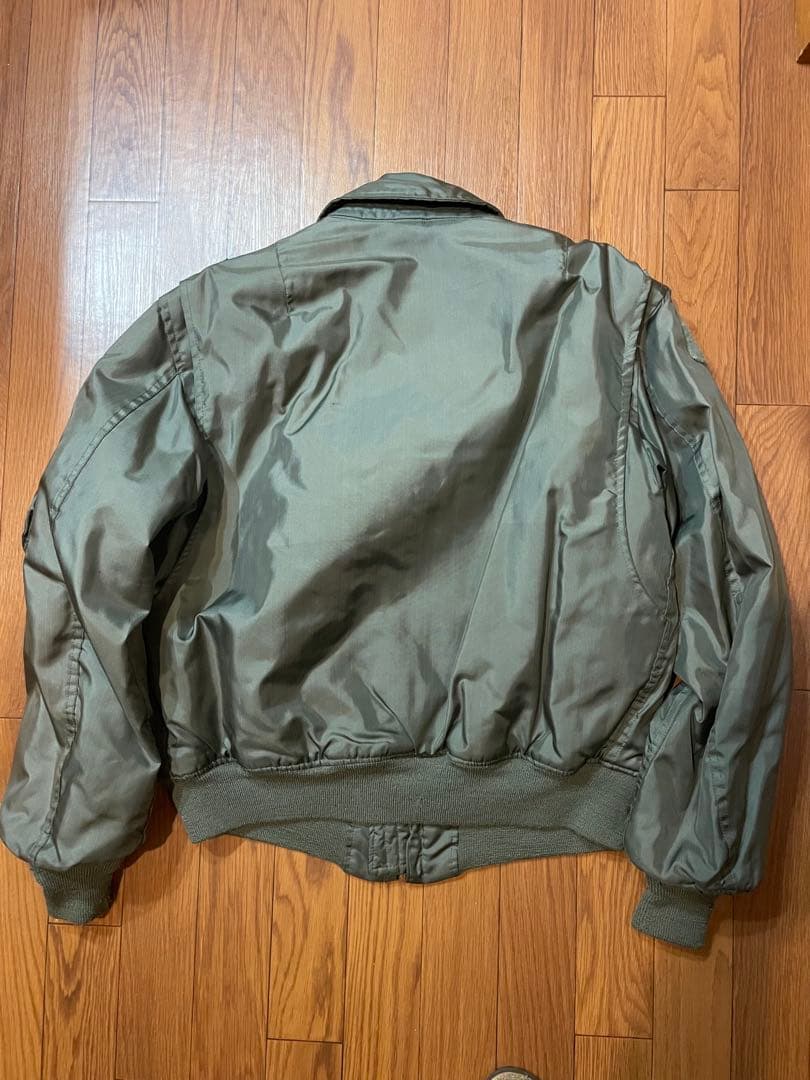 よしんど CWU-45/Pフライトジャケット オリーブグリーン