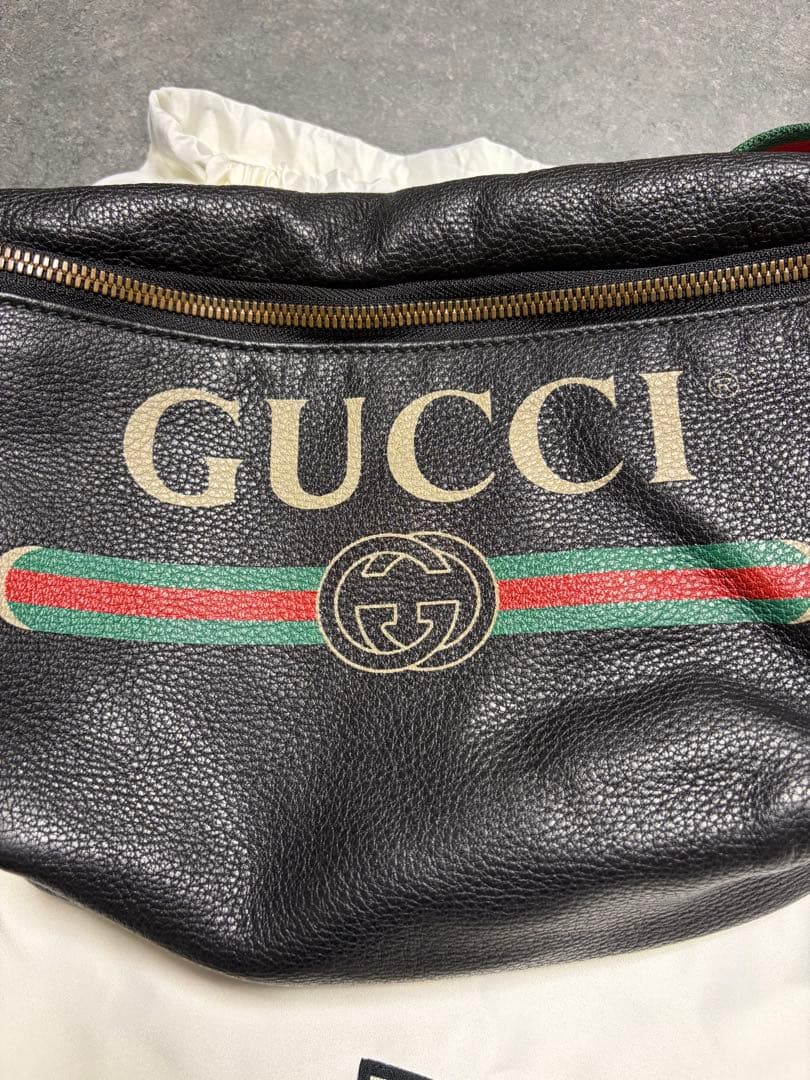 GUCCI レザー ボディバッグ 保存袋付き