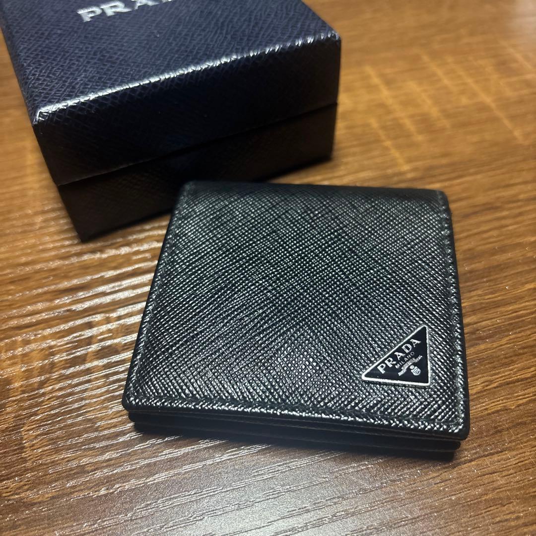 プラダ　ケース