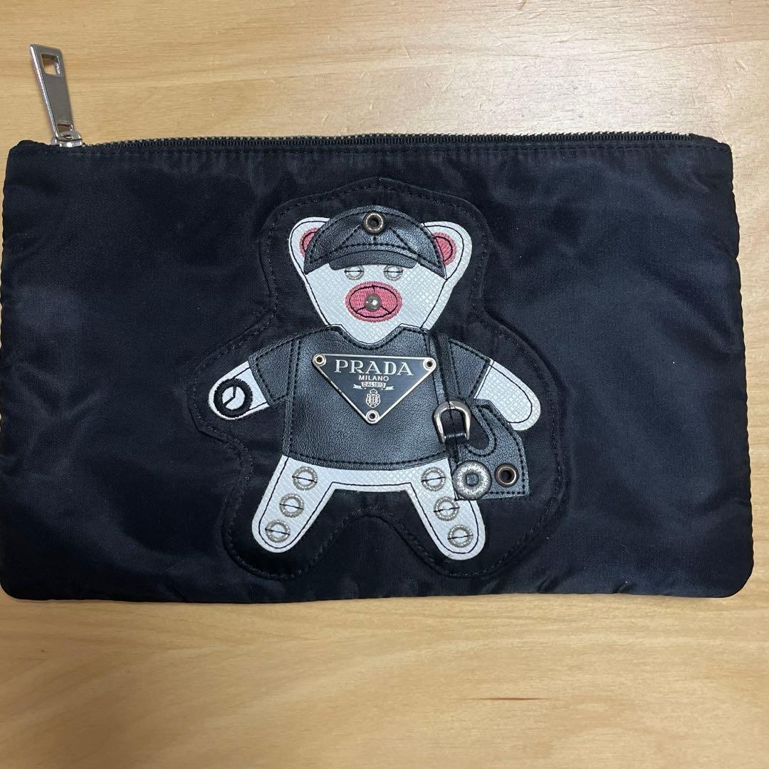 PRADA クマ刺繍 ナイロンポーチ