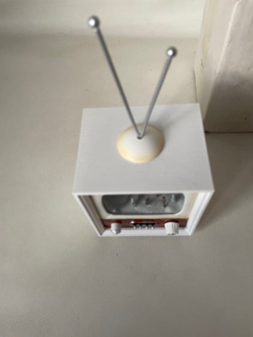 クリスマス ミュージカル テレビ ホワイト LEDライト 8曲収録 箱付き 卓上