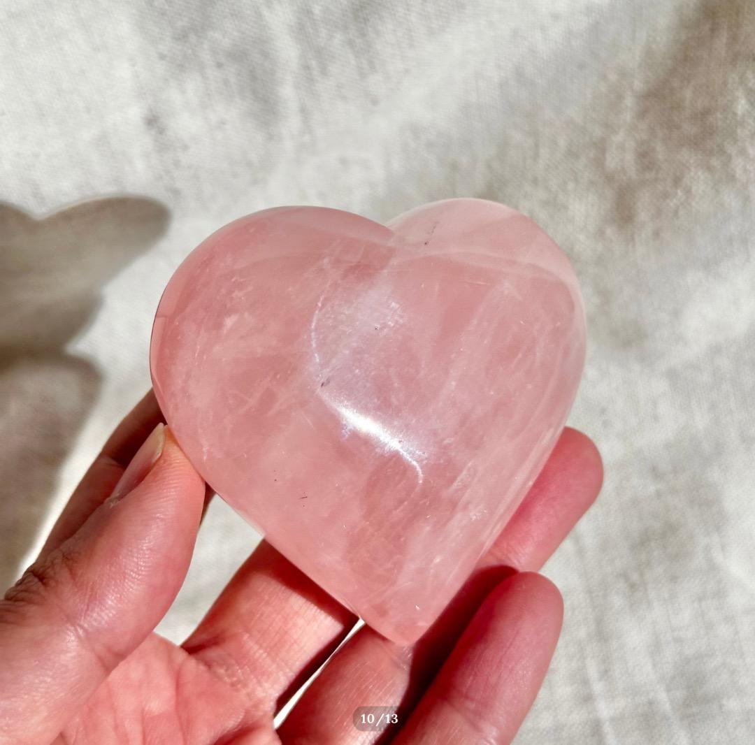 【ローズ クォーツ】　ハート シェイプ ② スタンド付　ブラジル産