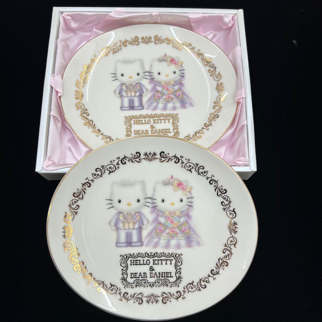 入手困難劇レア　ハローキティダニエル　ウェディングプレート２枚