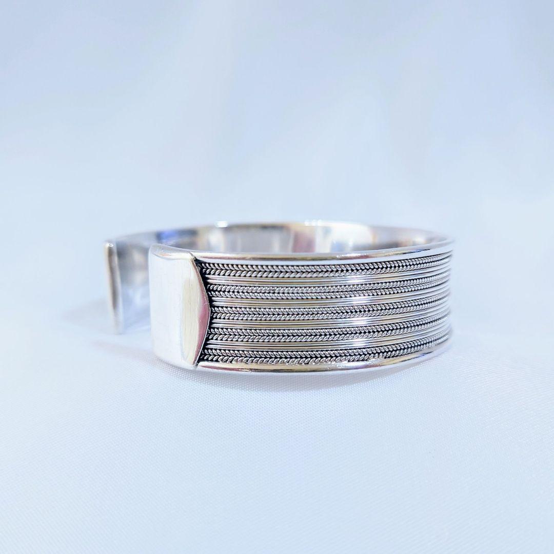 【シルバー925／SILVER925】繊細ツイステッドバングル 35g 磨き布付