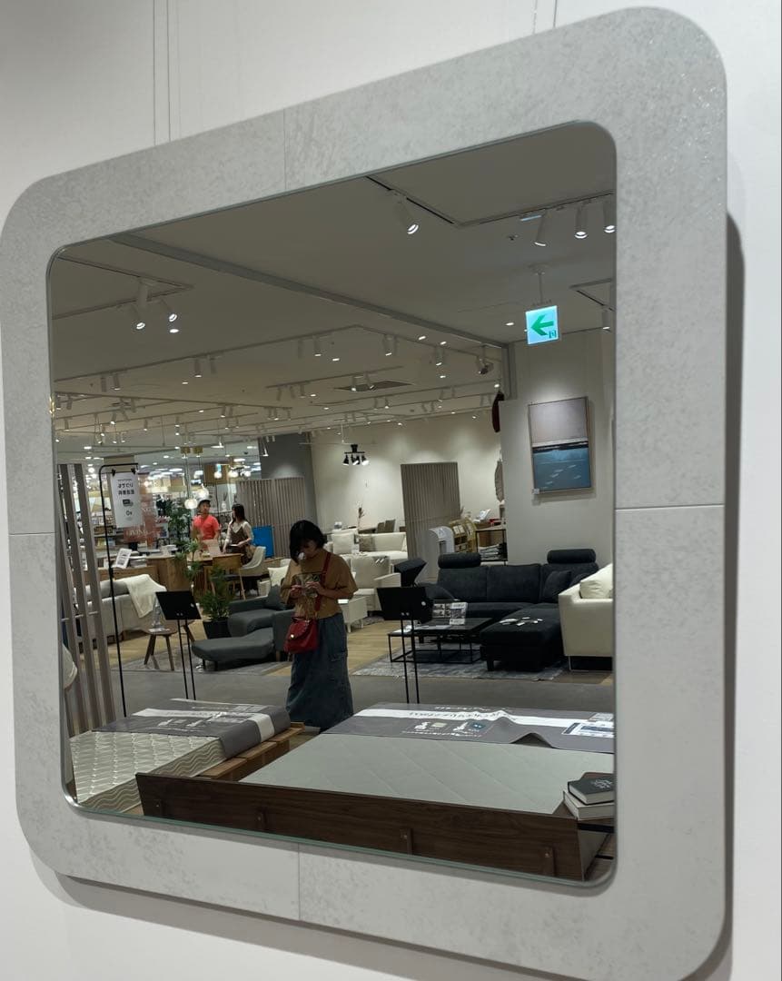 LOWYA ミラー　鏡