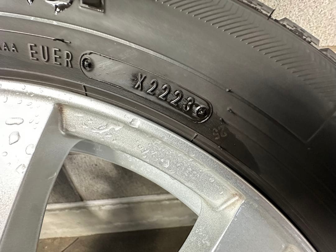 t*r様 ⭐️早い者勝ち⭐️215/60R17ホイール付き スタッドレスタイヤ