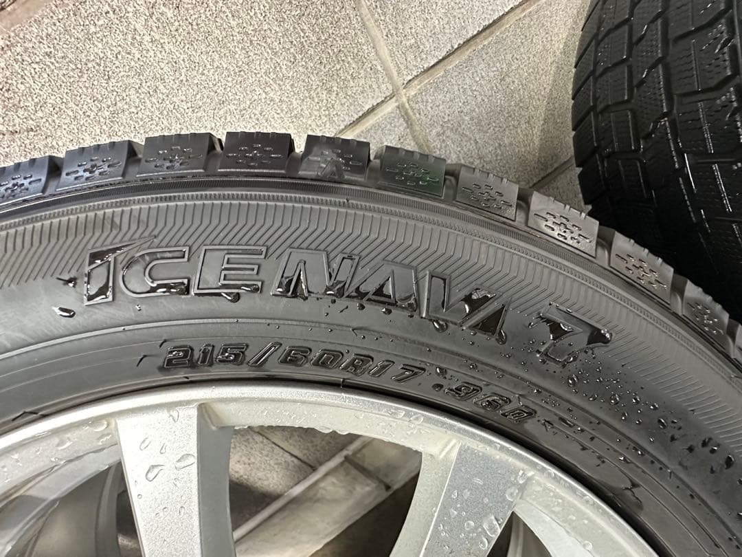 t*r様 ⭐️早い者勝ち⭐️215/60R17ホイール付き スタッドレスタイヤ