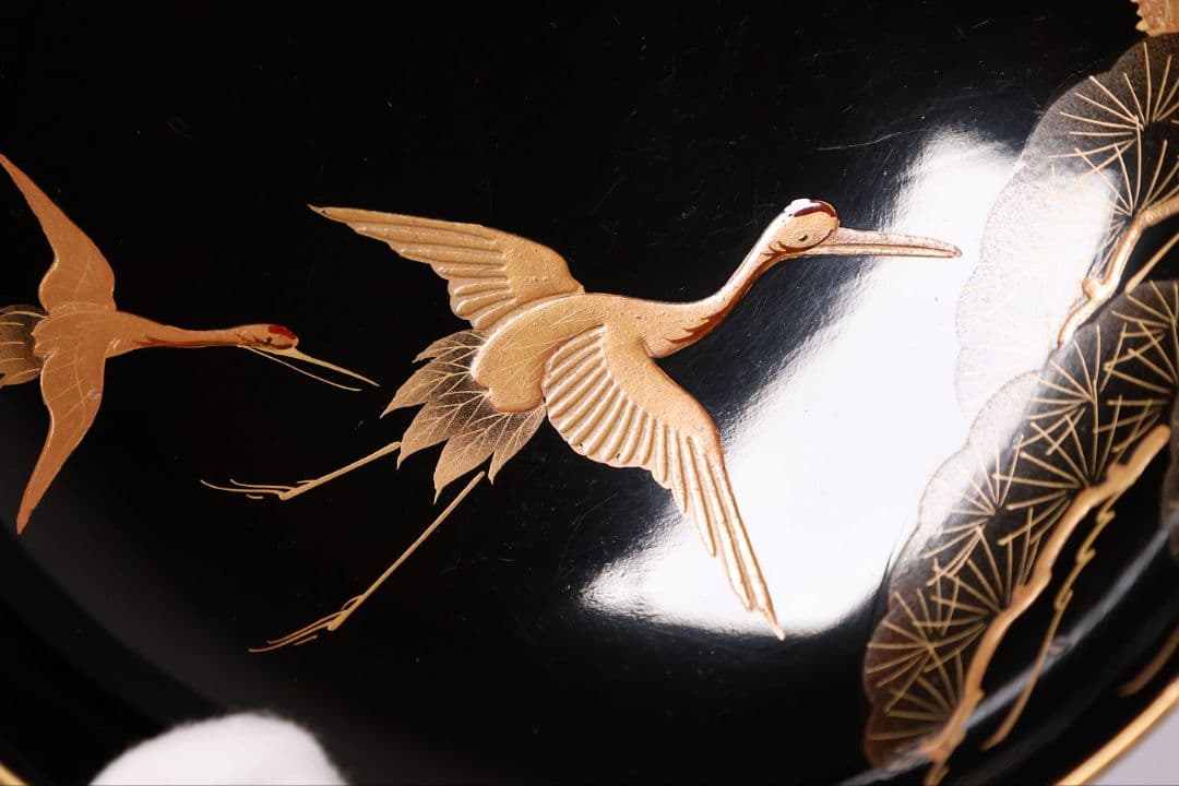 【CM376】大正期 月と松 飛翔鶴 金蒔絵 欅地溜塗 黒塗 椀二客 木製漆器