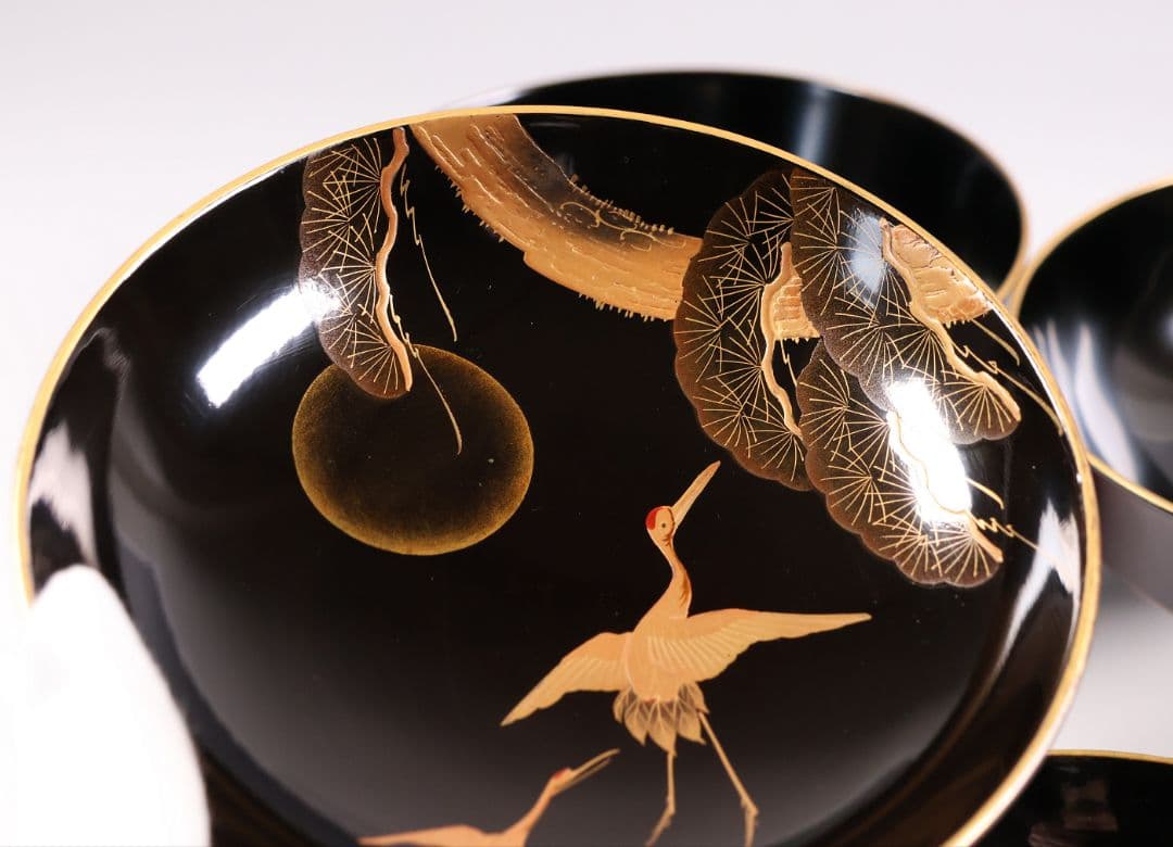 【CM376】大正期 月と松 飛翔鶴 金蒔絵 欅地溜塗 黒塗 椀二客 木製漆器