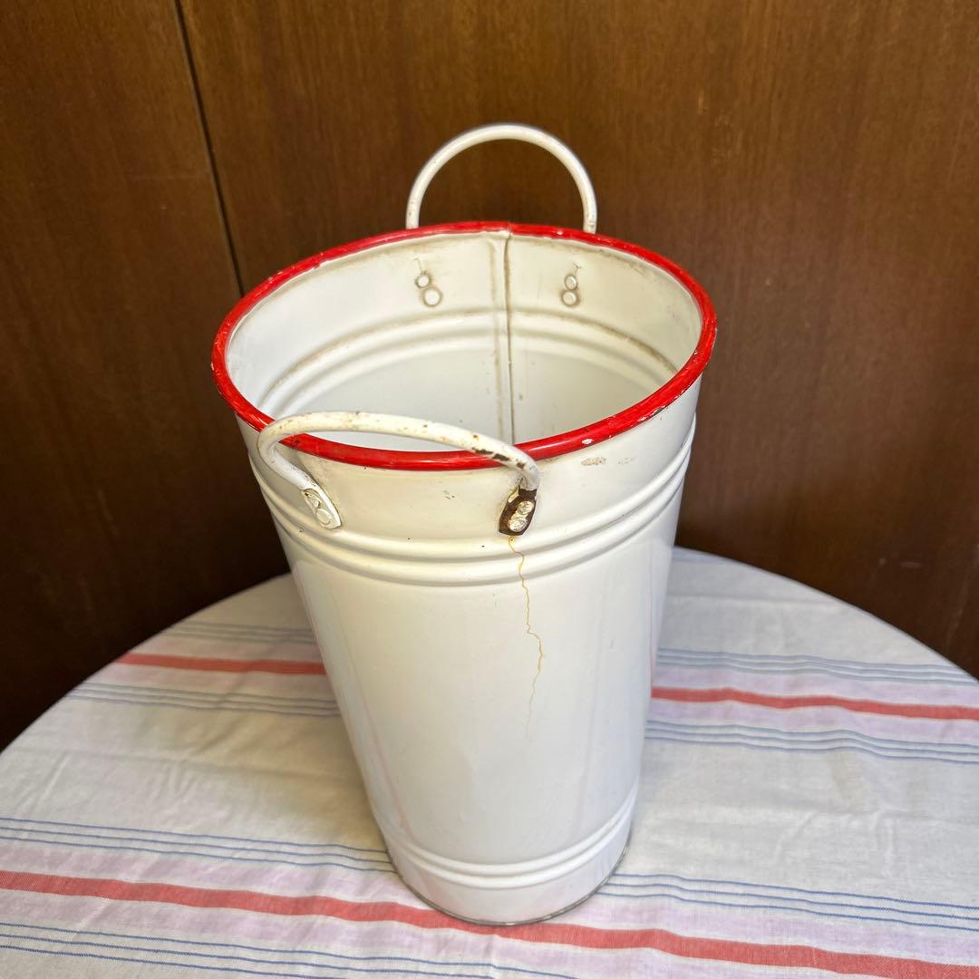 レアイギリスアンティーク　ホーロー花桶/水入れ/バケツ　クリームホワイトに赤縁取