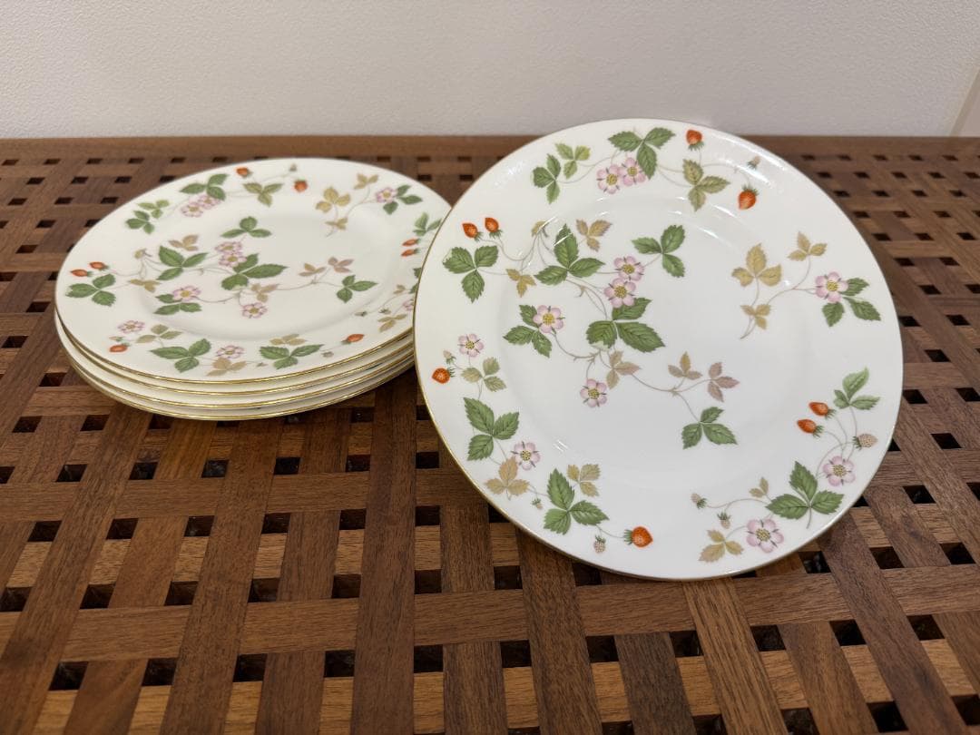  ワイルドストロベリー ディナープレート(中) 黒壺マーク