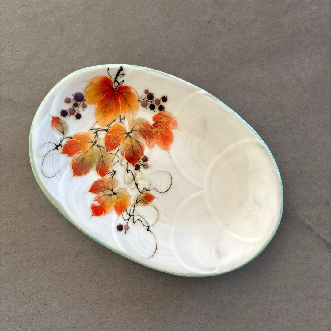 《ほぼ新品》美品【陶葊】京焼　清水焼　白掛彩草花　色絵付け　皿　山葡萄　陶あん