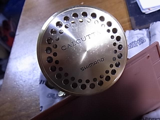 SHIMANO シマノ　カルカッタ　ゴールドリール