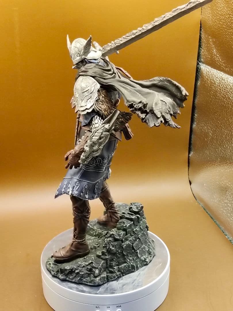 エルデンリングナイトレイン　追跡者　フィギュア