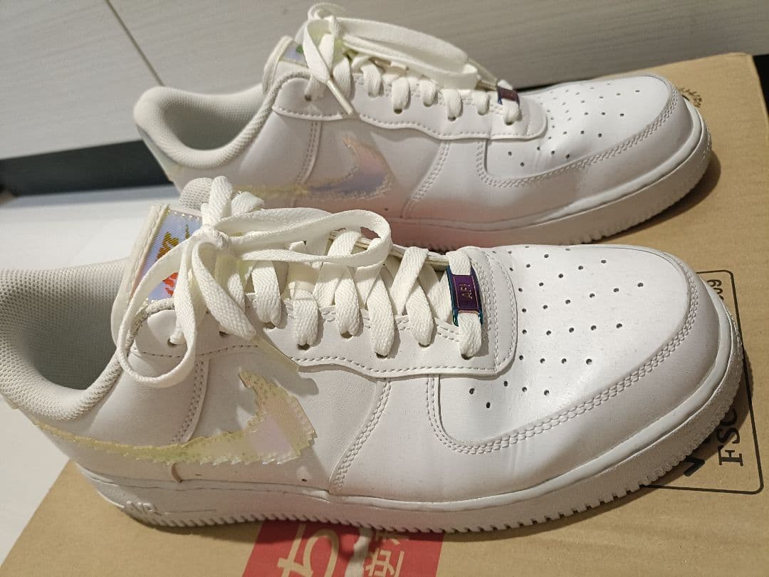 NIKE AirForce1’07LV8 IridescentPixel
