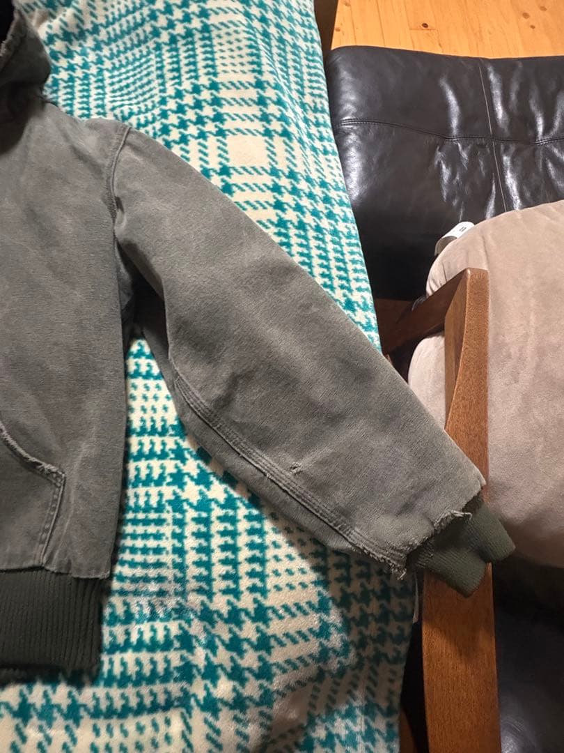 Carhartt アクティブジャケット　オリーブ色　カーハート